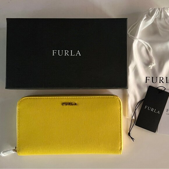 Furla extra large zip around leather wallet. Brand new with tags in box - Picture 1 of 5